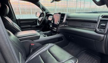 DODGE RAM 1500 5.7L HEMI 4X4 401PK V8 * LIMITED EDITION * PRACHTIGE KLEUR COMBINATIE * FULL OPTION * SPLIT TAILGATE * 122 LITER PRINS LPG * 22 INCH 4 – PLAY * BLACK-OPPS UITVOERING * DIGITALE CAMERA SPIEGEL * HEAD – UP DISPLAY * SUPER DIKKE PICK-UP * vol