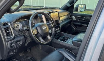 DODGE RAM 1500 5.7L HEMI 4X4 401PK * LIMITED EDITION * BOM VOL * VERHOOGD * VERBREED * 22 INCH 4 – PLAY SPORTVELGEN * MICKEY THOMPSON BANDEN * 5 INCH VERHOOGD * PPF SMOKE VERLICHTING ROND OM * PRACHTIGE KLEUR * U.S LIGHTS * BLACK-OPPS UITVOERING * vol