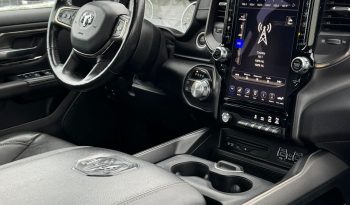 DODGE RAM 1500 5.7L V8 HEMI 4X4 401PK * SPORT * BLACK-OPPS * WIDE BODY * OPEN UITLAAT SYSTEEM MET AFSTANDB * 2E EIGENAAR * TOP LIGHTS * AFSTAND START * BACKFLIP * LPG PRINS INBOUW * GETINTE RUITEN * vol