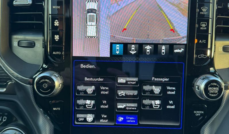 DODGE RAM 1500 5.7L HEMI 4X4 401PK * LIMITED EDITION * BOM VOL * VERHOOGD * VERBREED * 22 INCH 4 – PLAY SPORTVELGEN * MICKEY THOMPSON BANDEN * 5 INCH VERHOOGD * PPF SMOKE VERLICHTING ROND OM * PRACHTIGE KLEUR * U.S LIGHTS * BLACK-OPPS UITVOERING * vol