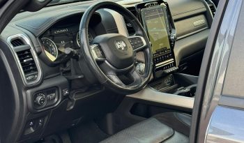 DODGE RAM 1500 5.7L HEMI V8 4X4 401PK * LARAMIE * FULL OPTION * 22 INCH XD SPORTVELGEN * GROOT BEELDSCHERM * 360 CAMERA * ADAPTIVE CRUISE CONTROLE * LUCHTVERING * AFSTAND START * STOELVERWARMING * STUURVERWARMING * vol