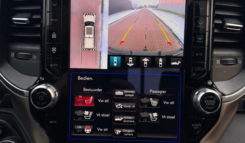 DODGE RAM 1500 5.7L HEMI V8 4X4 401PK * LARAMIE * FULL OPTION * 22 INCH XD SPORTVELGEN * GROOT BEELDSCHERM * 360 CAMERA * ADAPTIVE CRUISE CONTROLE * LUCHTVERING * AFSTAND START * STOELVERWARMING * STUURVERWARMING * vol