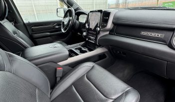 DODGE RAM 1500 5.7L V8 HEMI 4X4 401PK * SPORT * BLACK-OPPS * WIDE BODY * OPEN UITLAAT SYSTEEM MET AFSTANDB * 2E EIGENAAR * TOP LIGHTS * AFSTAND START * BACKFLIP * LPG PRINS INBOUW * GETINTE RUITEN * vol