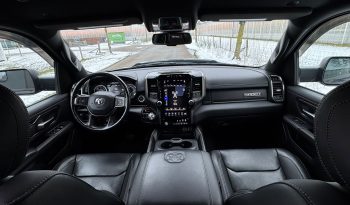 DODGE RAM 1500 5.7L V8 HEMI 4X4 401PK * SPORT * BLACK-OPPS * WIDE BODY * OPEN UITLAAT SYSTEEM MET AFSTANDB * 2E EIGENAAR * TOP LIGHTS * AFSTAND START * BACKFLIP * LPG PRINS INBOUW * GETINTE RUITEN * vol