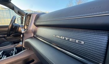 DODGE RAM 1500 5.7L HEMI 4X4 401PK * LIMITED EDITION * BOM VOL * VERHOOGD * VERBREED * 22 INCH 4 – PLAY SPORTVELGEN * MICKEY THOMPSON BANDEN * 5 INCH VERHOOGD * PPF SMOKE VERLICHTING ROND OM * PRACHTIGE KLEUR * U.S LIGHTS * BLACK-OPPS UITVOERING * vol