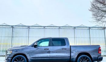 DODGE RAM 1500 5.7L HEMI V8 4X4 401PK * LARAMIE * FULL OPTION * 22 INCH XD SPORTVELGEN * GROOT BEELDSCHERM * 360 CAMERA * ADAPTIVE CRUISE CONTROLE * LUCHTVERING * AFSTAND START * STOELVERWARMING * STUURVERWARMING * vol