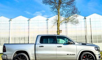 DODGE RAM 1500 5.7L HEMI 4X4 401PK V8 * LONGHORN EDITION * FULL OPTION * BLACK-OPPS * 360 CAMERA * ADAPTIEVE CRUISE CONTROLE * LANE ASSIST * PRACHTIG * 22 INCH XD SPORTVELGEN BREEDSET * ZWARTE HEMEL * SUPER DIKKE KLEUR COMBINATIE * vol