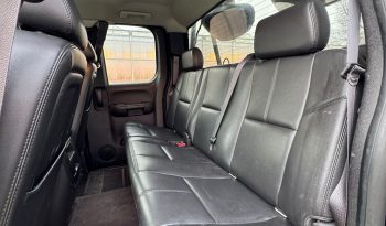 CHEVROLET SILVERADO 5.3L V8 4X4 320PK*DUBBEL CABINE*VERHOOGD*BULL-BAR*1E EIGENAAR*MATT ZWART GEWRAPT*ROLBEUGEL*ACHTERUIT RIJ CAMERA*LICHTMETALEN SPORTVELGEN* vol