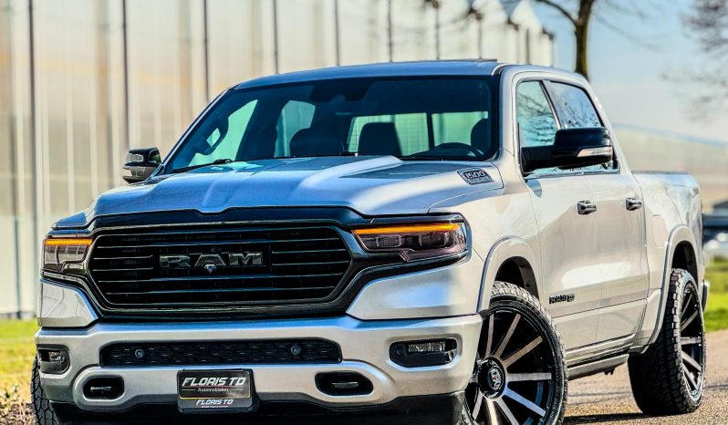 DODGE RAM 1500 5.7L HEMI 4X4 401PK V8 * LONGHORN EDITION * FULL OPTION * BLACK-OPPS * 360 CAMERA * ADAPTIEVE CRUISE CONTROLE * LANE ASSIST * PRACHTIG * 22 INCH XD SPORTVELGEN BREEDSET * ZWARTE HEMEL * SUPER DIKKE KLEUR COMBINATIE * vol