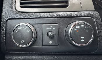 CHEVROLET SILVERADO 5.3L V8 4X4 320PK*DUBBEL CABINE*VERHOOGD*BULL-BAR*1E EIGENAAR*MATT ZWART GEWRAPT*ROLBEUGEL*ACHTERUIT RIJ CAMERA*LICHTMETALEN SPORTVELGEN* vol