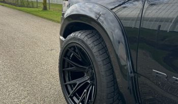 DODGE RAM 1500 5.7L HEMI 4X4 401PK * LIMITED EDITION * UNIEK * BOM VOL* WIDE BODY * RAMBOXEN * DIAMONDBACK-COVER * 22 INCH BREEDSET LICHTMETALEN SPORTVELGEN * GLASCOATING * OPEN UITLAATSYSTEEM * CUSTOM STRIPING * BLACK-OPPS UITVOERING * PPF SMOKE VERLICHTING * AFSTAND START * LUCHTVERING * vol