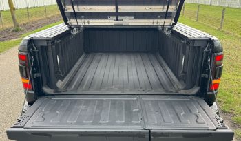 DODGE RAM 1500 5.7L HEMI 4X4 401PK * LIMITED EDITION * UNIEK * BOM VOL* WIDE BODY * RAMBOXEN * DIAMONDBACK-COVER * 22 INCH BREEDSET LICHTMETALEN SPORTVELGEN * GLASCOATING * OPEN UITLAATSYSTEEM * CUSTOM STRIPING * BLACK-OPPS UITVOERING * PPF SMOKE VERLICHTING * AFSTAND START * LUCHTVERING * vol