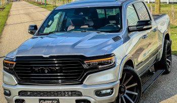 DODGE RAM 1500 5.7L HEMI 4X4 401PK V8 * LONGHORN EDITION * FULL OPTION * BLACK-OPPS * 360 CAMERA * ADAPTIEVE CRUISE CONTROLE * LANE ASSIST * PRACHTIG * 22 INCH XD SPORTVELGEN BREEDSET * ZWARTE HEMEL * SUPER DIKKE KLEUR COMBINATIE * vol