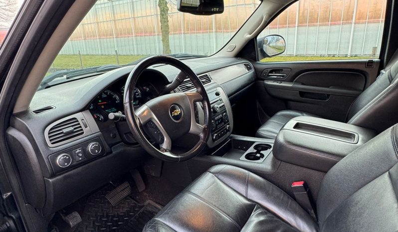 CHEVROLET SILVERADO 5.3L V8 4X4 320PK*DUBBEL CABINE*VERHOOGD*BULL-BAR*1E EIGENAAR*MATT ZWART GEWRAPT*ROLBEUGEL*ACHTERUIT RIJ CAMERA*LICHTMETALEN SPORTVELGEN* vol