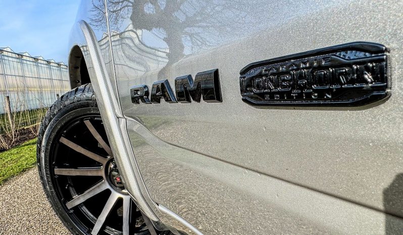 DODGE RAM 1500 5.7L HEMI 4X4 401PK V8 * LONGHORN EDITION * FULL OPTION * BLACK-OPPS * 360 CAMERA * ADAPTIEVE CRUISE CONTROLE * LANE ASSIST * PRACHTIG * 22 INCH XD SPORTVELGEN BREEDSET * ZWARTE HEMEL * SUPER DIKKE KLEUR COMBINATIE * vol