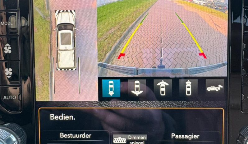 DODGE RAM 1500 5.7L HEMI 4X4 401PK V8 * LONGHORN EDITION * FULL OPTION * BLACK-OPPS * 360 CAMERA * ADAPTIEVE CRUISE CONTROLE * LANE ASSIST * PRACHTIG * 22 INCH XD SPORTVELGEN BREEDSET * ZWARTE HEMEL * SUPER DIKKE KLEUR COMBINATIE * vol