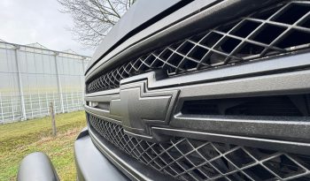CHEVROLET SILVERADO 5.3L V8 4X4 320PK*DUBBEL CABINE*VERHOOGD*BULL-BAR*1E EIGENAAR*MATT ZWART GEWRAPT*ROLBEUGEL*ACHTERUIT RIJ CAMERA*LICHTMETALEN SPORTVELGEN* vol