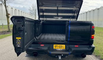 DODGE RAM 1500 5.7L HEMI 4X4 401PK * LIMITED EDITION * UNIEK * BOM VOL* WIDE BODY * RAMBOXEN * DIAMONDBACK-COVER * 22 INCH BREEDSET LICHTMETALEN SPORTVELGEN * GLASCOATING * OPEN UITLAATSYSTEEM * CUSTOM STRIPING * BLACK-OPPS UITVOERING * PPF SMOKE VERLICHTING * AFSTAND START * LUCHTVERING * vol