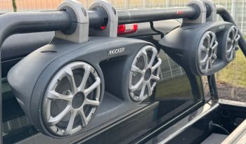 CHEVROLET SILVERADO 5.3L V8 4X4 320PK*DUBBEL CABINE*VERHOOGD*BULL-BAR*1E EIGENAAR*MATT ZWART GEWRAPT*ROLBEUGEL*ACHTERUIT RIJ CAMERA*LICHTMETALEN SPORTVELGEN* vol