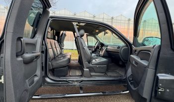 CHEVROLET SILVERADO 5.3L V8 4X4 320PK*DUBBEL CABINE*VERHOOGD*BULL-BAR*1E EIGENAAR*MATT ZWART GEWRAPT*ROLBEUGEL*ACHTERUIT RIJ CAMERA*LICHTMETALEN SPORTVELGEN* vol