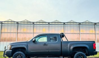 CHEVROLET SILVERADO 5.3L V8 4X4 320PK*DUBBEL CABINE*VERHOOGD*BULL-BAR*1E EIGENAAR*MATT ZWART GEWRAPT*ROLBEUGEL*ACHTERUIT RIJ CAMERA*LICHTMETALEN SPORTVELGEN* vol