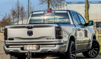 DODGE RAM 1500 5.7L HEMI 4X4 401PK V8 * LONGHORN EDITION * FULL OPTION * BLACK-OPPS * 360 CAMERA * ADAPTIEVE CRUISE CONTROLE * LANE ASSIST * PRACHTIG * 22 INCH XD SPORTVELGEN BREEDSET * ZWARTE HEMEL * SUPER DIKKE KLEUR COMBINATIE * vol