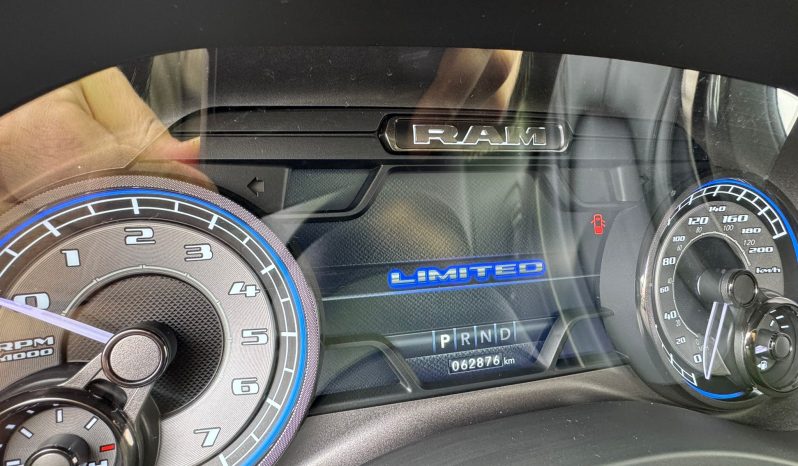 DODGE RAM 1500 5.7L HEMI 4X4 401PK * LIMITED EDITION * UNIEK * BOM VOL* WIDE BODY * RAMBOXEN * DIAMONDBACK-COVER * 22 INCH BREEDSET LICHTMETALEN SPORTVELGEN * GLASCOATING * OPEN UITLAATSYSTEEM * CUSTOM STRIPING * BLACK-OPPS UITVOERING * PPF SMOKE VERLICHTING * AFSTAND START * LUCHTVERING * vol