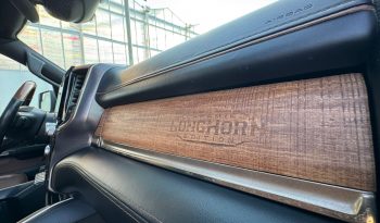 DODGE RAM 1500 5.7L HEMI 4X4 401PK V8 * LONGHORN EDITION * FULL OPTION * BLACK-OPPS * 360 CAMERA * ADAPTIEVE CRUISE CONTROLE * LANE ASSIST * PRACHTIG * 22 INCH XD SPORTVELGEN BREEDSET * ZWARTE HEMEL * SUPER DIKKE KLEUR COMBINATIE * vol