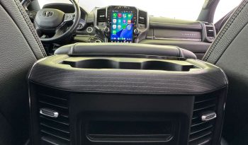 DODGE RAM 1500 5.7L HEMI 4X4 401PK * LIMITED EDITION * UNIEK * BOM VOL* WIDE BODY * RAMBOXEN * DIAMONDBACK-COVER * 22 INCH BREEDSET LICHTMETALEN SPORTVELGEN * GLASCOATING * OPEN UITLAATSYSTEEM * CUSTOM STRIPING * BLACK-OPPS UITVOERING * PPF SMOKE VERLICHTING * AFSTAND START * LUCHTVERING * vol