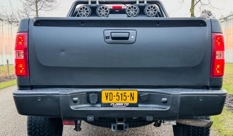 CHEVROLET SILVERADO 5.3L V8 4X4 320PK*DUBBEL CABINE*VERHOOGD*BULL-BAR*1E EIGENAAR*MATT ZWART GEWRAPT*ROLBEUGEL*ACHTERUIT RIJ CAMERA*LICHTMETALEN SPORTVELGEN* vol