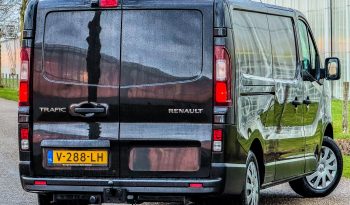 RENAULT TRAFIC 1.6 CDI 120 PK * 3 ZITPLAATSEN * ZWART * INRUIL * TREKHAAK 2.000 KG * KLAPDEUREN * AIRCO * CRUISE CONTROLE * ARMLIGGER * CENTRALE DEURVERGRENDELING * RADIO / CD * vol