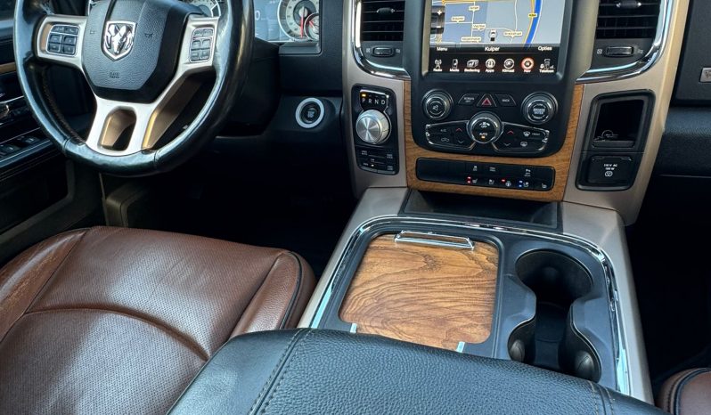 DODGE RAM 1500 5.7L HEMI V8 4X4 401PK * LONGHORN EDITION * FULL OPTION * LAGE BIJTELLING * 22 INCH FUEL LICHTMETALEN SPORTVELGEN * 122 LITER ONDERBOUW LPG * PERFORMANCE OPEN UITLAAT MET AFSTANDSBEDIENING * STOELVERKOELING * STOELVERWARMING * STUURVERWARMING * TREKHAAK 3500 KG * vol