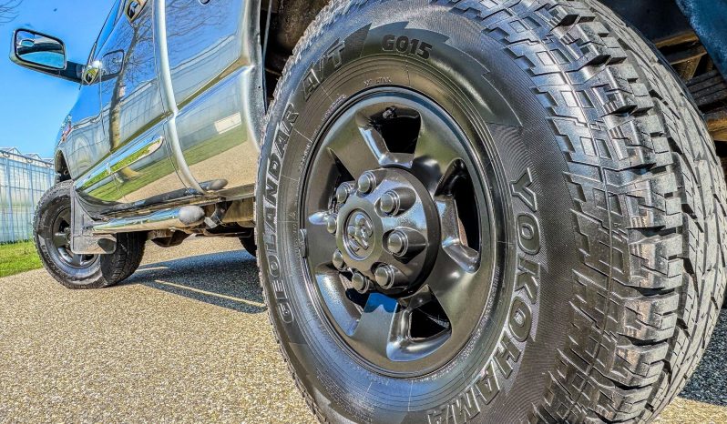 DODGE RAM 2500 6.7 L CUMMINS TURBO DIESEL* THE 1 MILLION ENGINE * ONVERWOESTBAAR STERK * SCHUIFKANTELDAK * VOL LEDER * TREKHAAK 3500 KG * AFSTAND START * FULL OPTION * KEURIG NETTE CONDITIE * SLECHTS 213.000 KM N.A.P * LEDBAR * VERHOOGD * VERBREED * EXTREEM LAGE BIJTELLING * LIEFHEBBER * UNIEK * vol