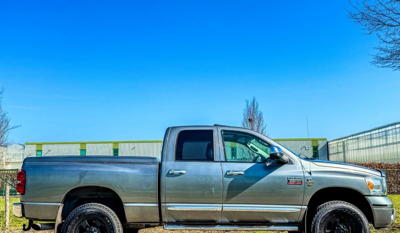 DODGE RAM 2500 6.7 L CUMMINS TURBO DIESEL* THE 1 MILLION ENGINE * ONVERWOESTBAAR STERK * SCHUIFKANTELDAK * VOL LEDER * TREKHAAK 3500 KG * AFSTAND START * FULL OPTION * KEURIG NETTE CONDITIE * SLECHTS 213.000 KM N.A.P * LEDBAR * VERHOOGD * VERBREED * EXTREEM LAGE BIJTELLING * LIEFHEBBER * UNIEK * vol