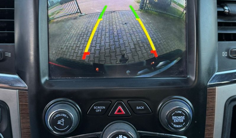 DODGE RAM 1500 5.7L V8 HEMI 4X4 401PK * LARAMIE * BLACK-OPPS * FULL OPTION * MAGNAFLOW UITLAATSYSTEEM * PPF SMOKE ROND OM * CUSTOM STRIPING * TOW HOOKS * AFSTAND START * LPG PRINS ONDERBOUW * APPLE CARPLAY * SCHUIFKANTELDAK * STOELVERKOELING * STOELVERWARMING * STUURVERWARMING * vol