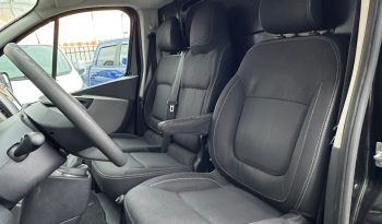 RENAULT TRAFIC 1.6 CDI 120 PK * 3 ZITPLAATSEN * ZWART * INRUIL * TREKHAAK 2.000 KG * KLAPDEUREN * AIRCO * CRUISE CONTROLE * ARMLIGGER * CENTRALE DEURVERGRENDELING * RADIO / CD * vol