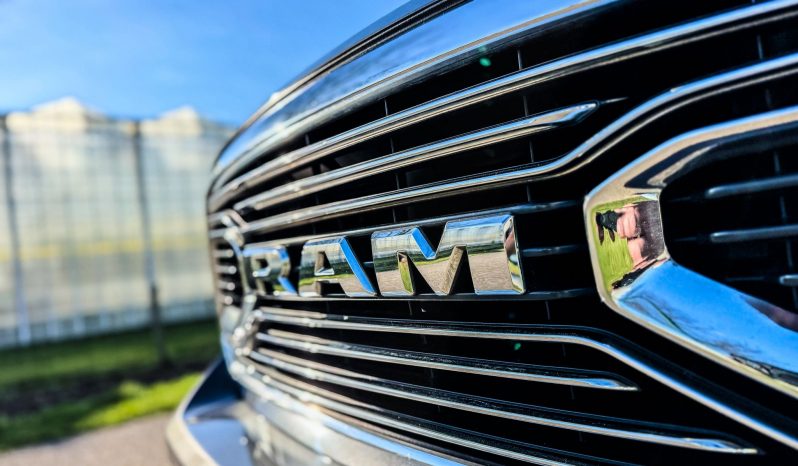 DODGE RAM 1500 5.7L HEMI V8 4X4 401PK * LONGHORN EDITION * FULL OPTION * LAGE BIJTELLING * 22 INCH FUEL LICHTMETALEN SPORTVELGEN * 122 LITER ONDERBOUW LPG * PERFORMANCE OPEN UITLAAT MET AFSTANDSBEDIENING * STOELVERKOELING * STOELVERWARMING * STUURVERWARMING * TREKHAAK 3500 KG * vol