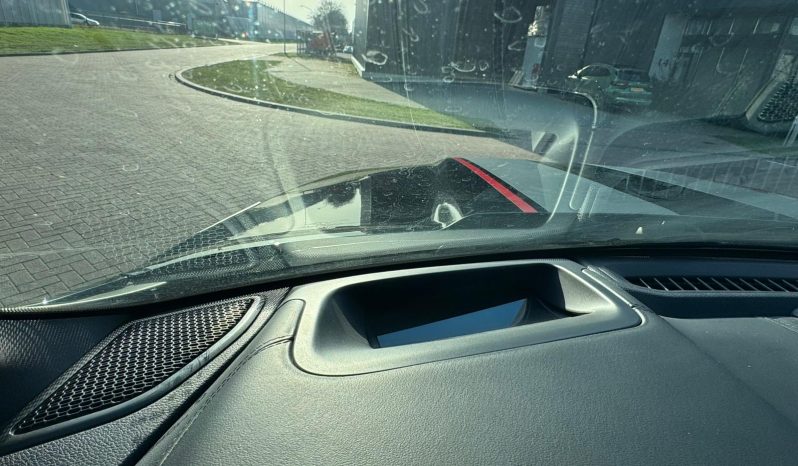 DODGE RAM 1500 5.7L HEMI V8 4X4 401PK * BLACK-OPPS * 22 INCH 4 – PLAY * HEAD-UP DISPLAY * DIGITALE BINNEN SPIEGEL CAMERA * OPEN UITLAATSYSTEEM * CUSTOM STRIPING * LPG PRINS 122 LITER * AFSTAND START * PPF SMOKE VERLICHTING ROND OM * GETINTE RUITEN * LANE ASSIST * BLIND SPORT RADAR IN SPIEGELS * vol