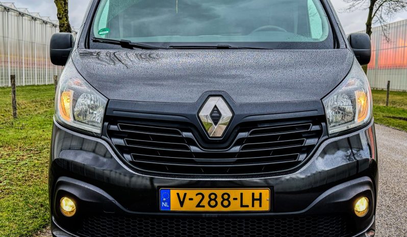RENAULT TRAFIC 1.6 CDI 120 PK * 3 ZITPLAATSEN * ZWART * INRUIL * TREKHAAK 2.000 KG * KLAPDEUREN * AIRCO * CRUISE CONTROLE * ARMLIGGER * CENTRALE DEURVERGRENDELING * RADIO / CD * vol