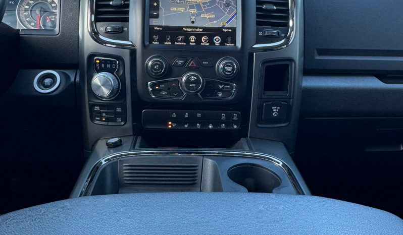 DODGE RAM 1500 5.7L HEMI 4X4 401PK V8 SPORT * FULL OPTION * LAGE BIJTELLING * 22 INCH 4 – PLAY LICHTMETALEN SPORTVELGEN * BLACK-OPPS * LUCHTVERING * MAGNAFLOW UITLAATSYSTEEM * AFSTAND START * SCHUIFKANTELDAK * R/T GRILL * TREKHAAK 3500 KG * 200 LITER PRINS LPG – G3 * vol