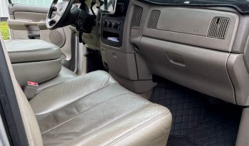 DODGE RAM 1500 4.7L V8 * SRT – 10 PAKKET * MARGE * YOUNGTIMER * INRUIL AANBIEDING * 6 ZITPLAATSEN * 20 INCH SPORTVELGEN * PERFORMANCE HOOD MOTORKAP * NIEUWE APK * NIEUWE BANDEN * MAGNAFLOW UITLAATSYSTEEM COMPLEET * PERFECT * vol