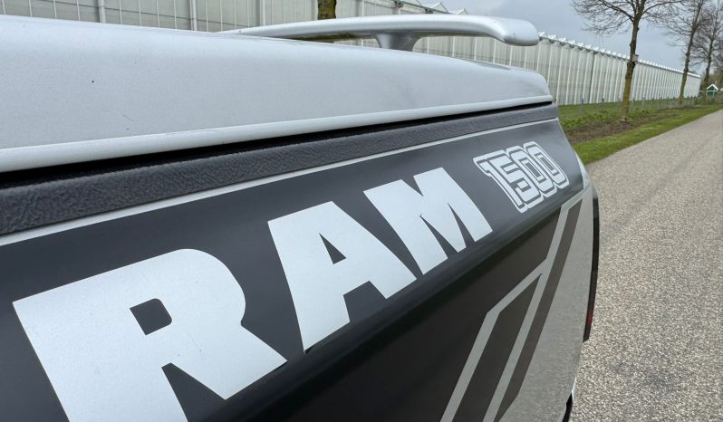 DODGE RAM 1500 4.7L V8 * SRT – 10 PAKKET * MARGE * YOUNGTIMER * INRUIL AANBIEDING * 6 ZITPLAATSEN * 20 INCH SPORTVELGEN * PERFORMANCE HOOD MOTORKAP * NIEUWE APK * NIEUWE BANDEN * MAGNAFLOW UITLAATSYSTEEM COMPLEET * PERFECT * vol