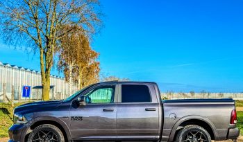DODGE RAM 1500 5.7L HEMI 4X4 401PK V8 SPORT * FULL OPTION * LAGE BIJTELLING * 22 INCH 4 – PLAY LICHTMETALEN SPORTVELGEN * BLACK-OPPS * LUCHTVERING * MAGNAFLOW UITLAATSYSTEEM * AFSTAND START * SCHUIFKANTELDAK * R/T GRILL * TREKHAAK 3500 KG * 200 LITER PRINS LPG – G3 * vol