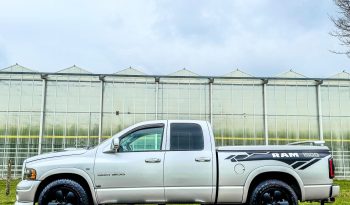 DODGE RAM 1500 4.7L V8 * SRT – 10 PAKKET * MARGE * YOUNGTIMER * INRUIL AANBIEDING * 6 ZITPLAATSEN * 20 INCH SPORTVELGEN * PERFORMANCE HOOD MOTORKAP * NIEUWE APK * NIEUWE BANDEN * MAGNAFLOW UITLAATSYSTEEM COMPLEET * PERFECT * vol