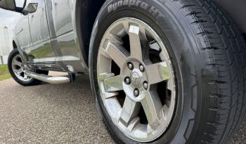 DODGE RAM 1500 5.7L HEMI 4X4 400PK LARAMIE * FULL OPTION * 20 INCH LICHTMETALEN SPORTVELGEN * 2013 * INRUIL AANBIEDING * LPG PRINS * SCHUIFKANTELDAK * vol