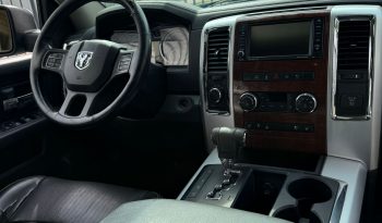 DODGE RAM 1500 5.7L HEMI 4X4 400PK LARAMIE * FULL OPTION * 20 INCH LICHTMETALEN SPORTVELGEN * 2013 * INRUIL AANBIEDING * LPG PRINS * SCHUIFKANTELDAK * vol