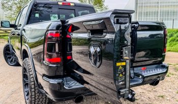 DODGE RAM 1500 5.7L HEMI 4X4 401PK V8 * LIMITED EDITION * BLACK-OPPS * FULL OPTION * DEELBARE ACHTERKLEP * 2021 * AFSTAND START * 22 INCH FUEL SPORTVELGEN * PRINS 200 LITER LPG * PERFORMANCE UITLAATSYSTEEM * 3500 KG TREKGEWICHT TREKHAAK * vol