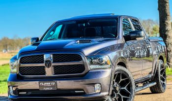 DODGE RAM 1500 5.7L HEMI 4X4 401PK V8 SPORT * FULL OPTION * LAGE BIJTELLING * 22 INCH 4 – PLAY LICHTMETALEN SPORTVELGEN * BLACK-OPPS * LUCHTVERING * MAGNAFLOW UITLAATSYSTEEM * AFSTAND START * SCHUIFKANTELDAK * R/T GRILL * TREKHAAK 3500 KG * 200 LITER PRINS LPG – G3 * vol