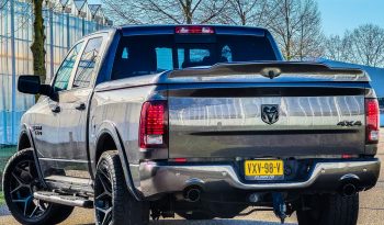 DODGE RAM 1500 5.7L HEMI 4X4 401PK V8 SPORT * FULL OPTION * LAGE BIJTELLING * 22 INCH 4 – PLAY LICHTMETALEN SPORTVELGEN * BLACK-OPPS * LUCHTVERING * MAGNAFLOW UITLAATSYSTEEM * AFSTAND START * SCHUIFKANTELDAK * R/T GRILL * TREKHAAK 3500 KG * 200 LITER PRINS LPG – G3 * vol