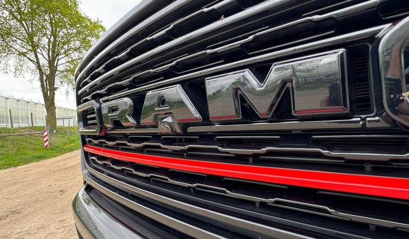 DODGE RAM 1500 5.7L HEMI 4X4 401PK V8 * LIMITED EDITION * BLACK-OPPS * FULL OPTION * DEELBARE ACHTERKLEP * 2021 * AFSTAND START * 22 INCH FUEL SPORTVELGEN * PRINS 200 LITER LPG * PERFORMANCE UITLAATSYSTEEM * 3500 KG TREKGEWICHT TREKHAAK * vol